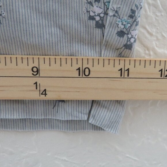 Lee*‎ Women's 1.5" Belt Loop Multipocketed Flat Front Floral Shorts~ Size Medium - Picture 8 of 10